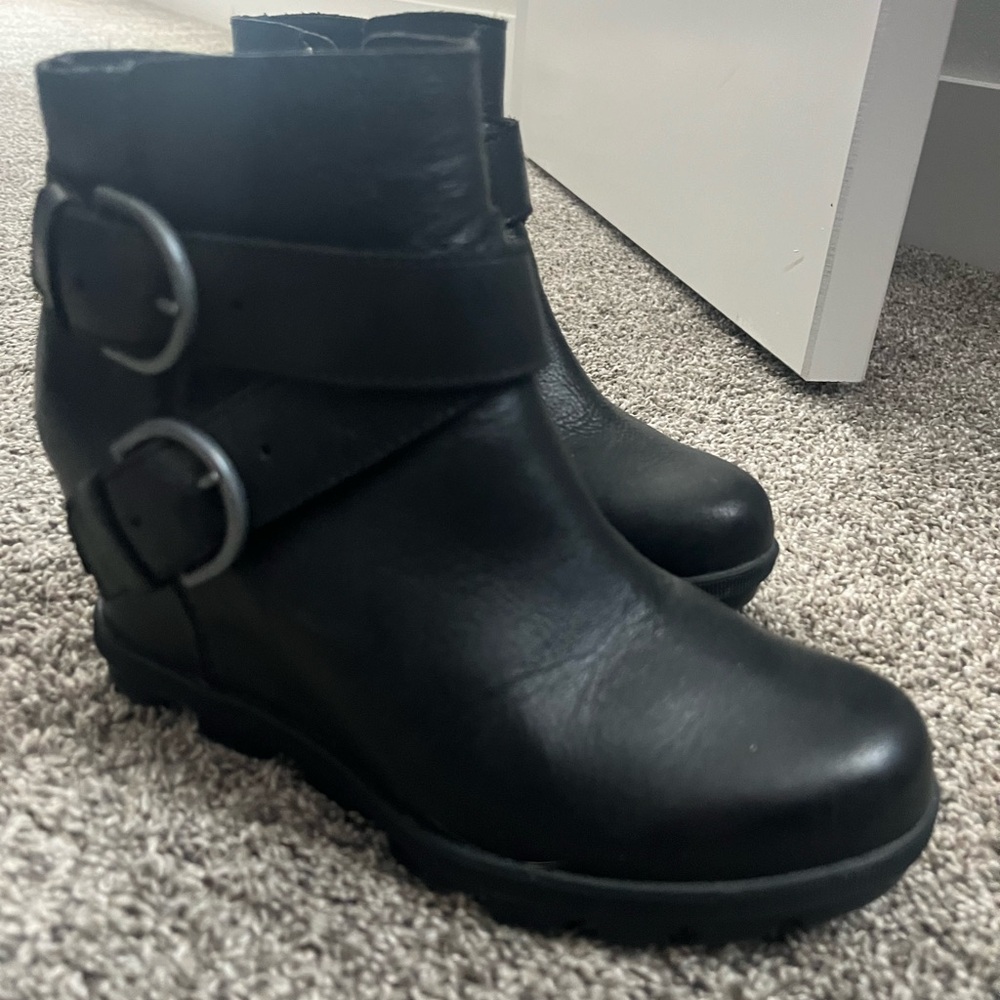 Joan of Artic Sorel Boots - Size 6.5